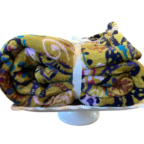 🌸Vera Bradley Throw 94”X66” - Picture 6 of 8